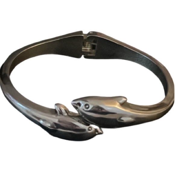 Vintage Whimsical Solid Sterling Silver Ocean Double Dolphin Clamper Bracelet